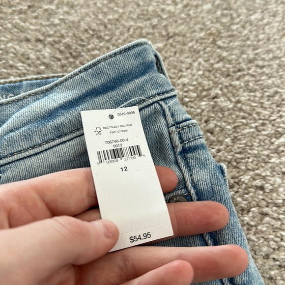 New with tag jeans - Picture 3 of 3
